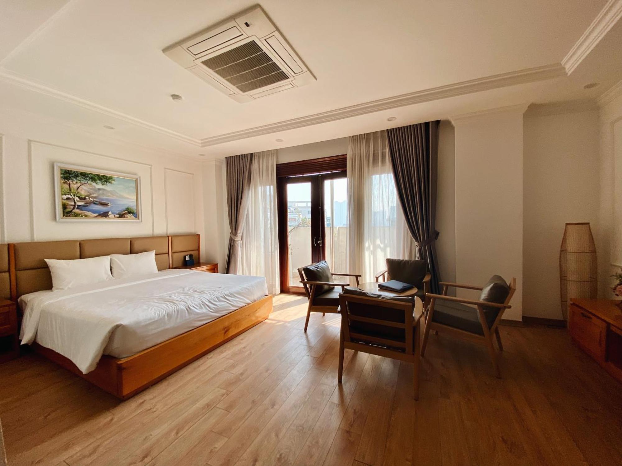 Luxe Paradise Suites Hotel Dich Vong Hau — Photos 2
